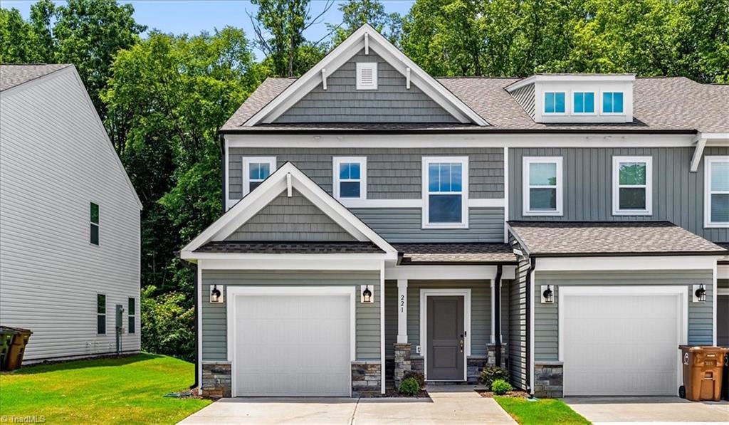 221 Latrobe Lane — photo