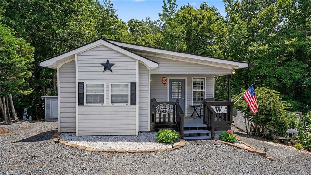 113 Lake View Drive — photo