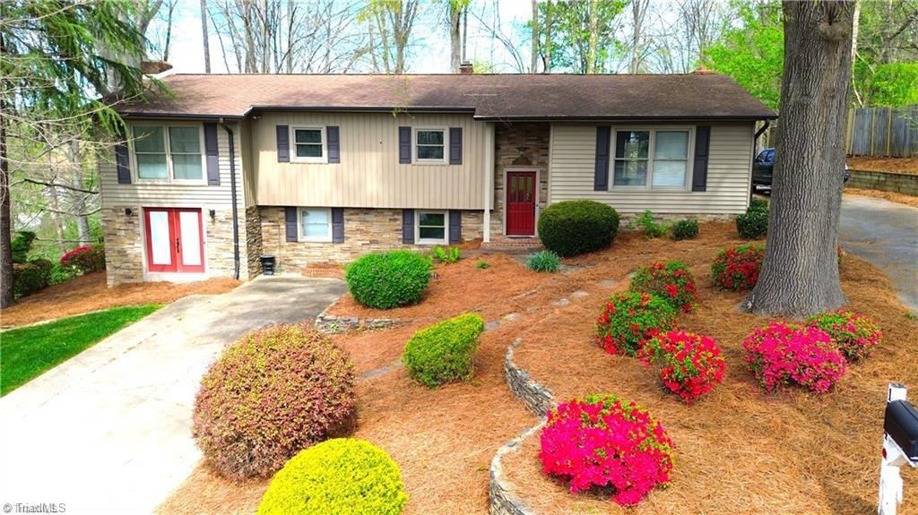 1524 Holly Circle — photo