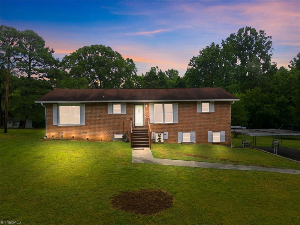401 Grant Street — photo