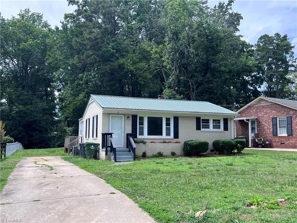 15 Hawthorne Lane — photo