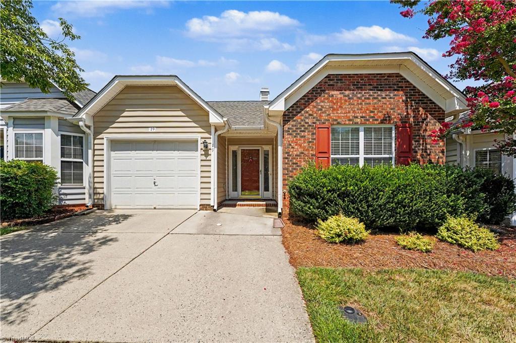 19 Mansfield Circle — photo
