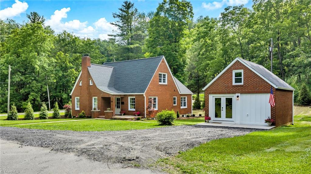 114 Speaks Road — photo
