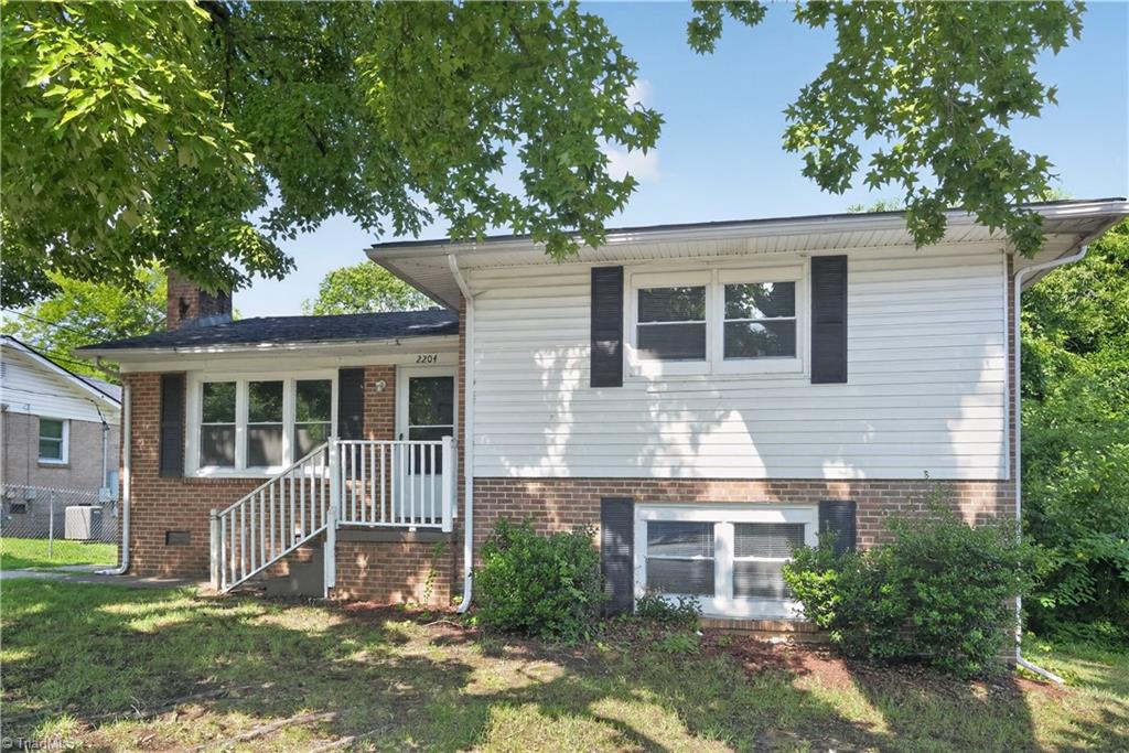 2204 Maybank Drive — photo