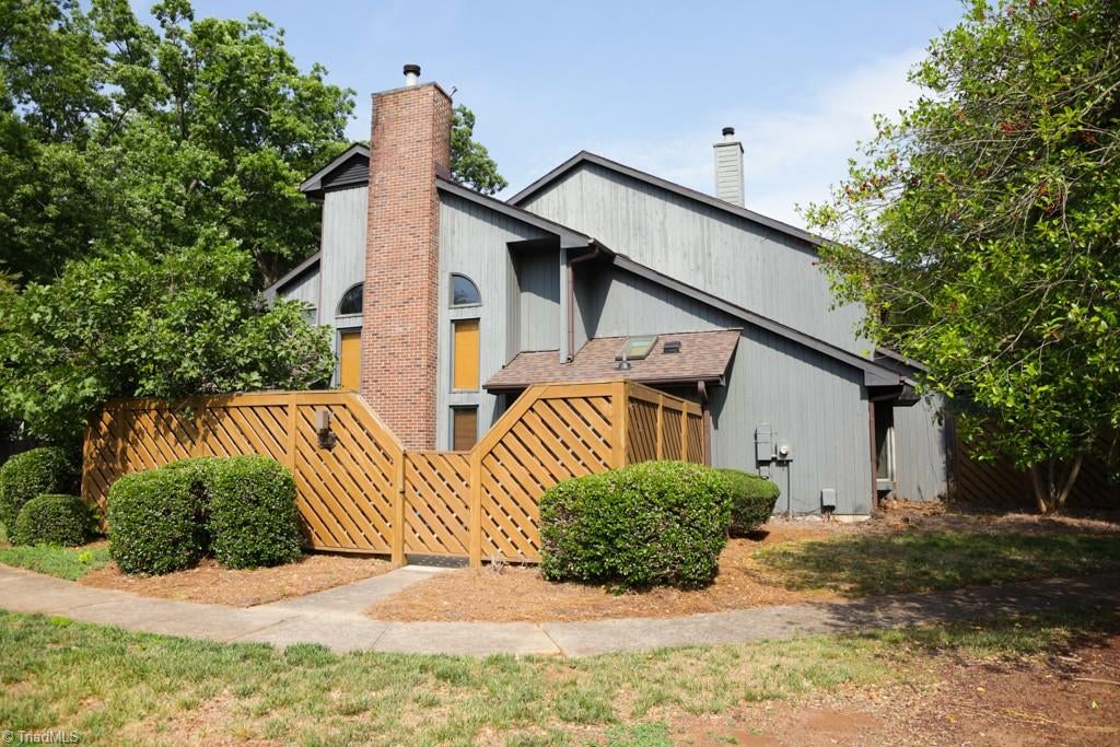 210 College Road 706 — photo