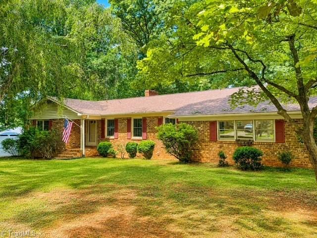 10 Woodcrest Drive — photo