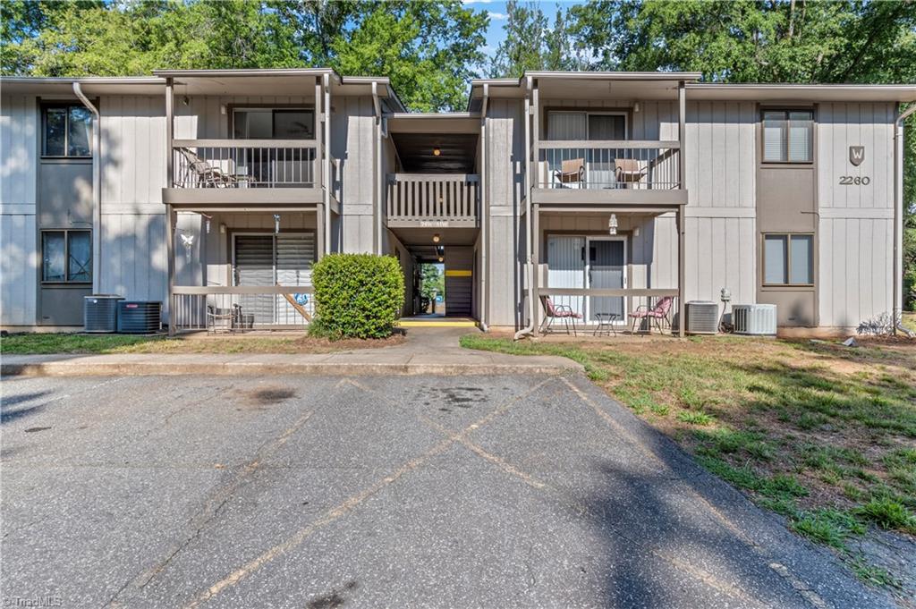 2260 Sunderland Road 74W — photo