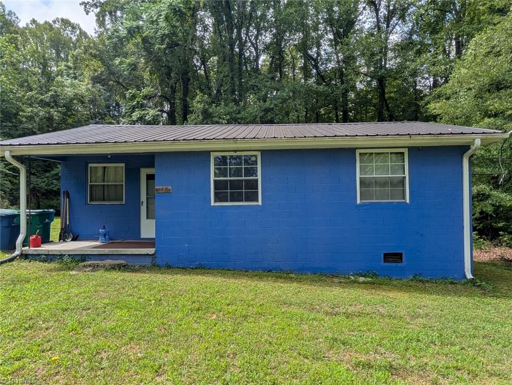135 Redbud Road — photo
