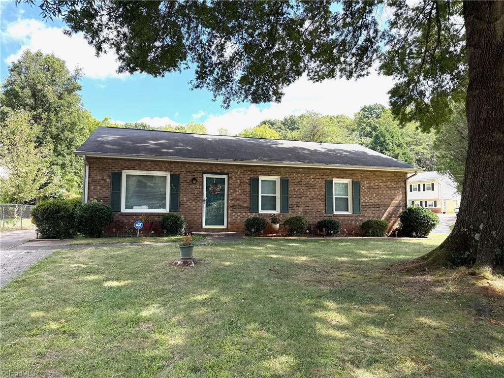 553 Heatherton Lane — photo
