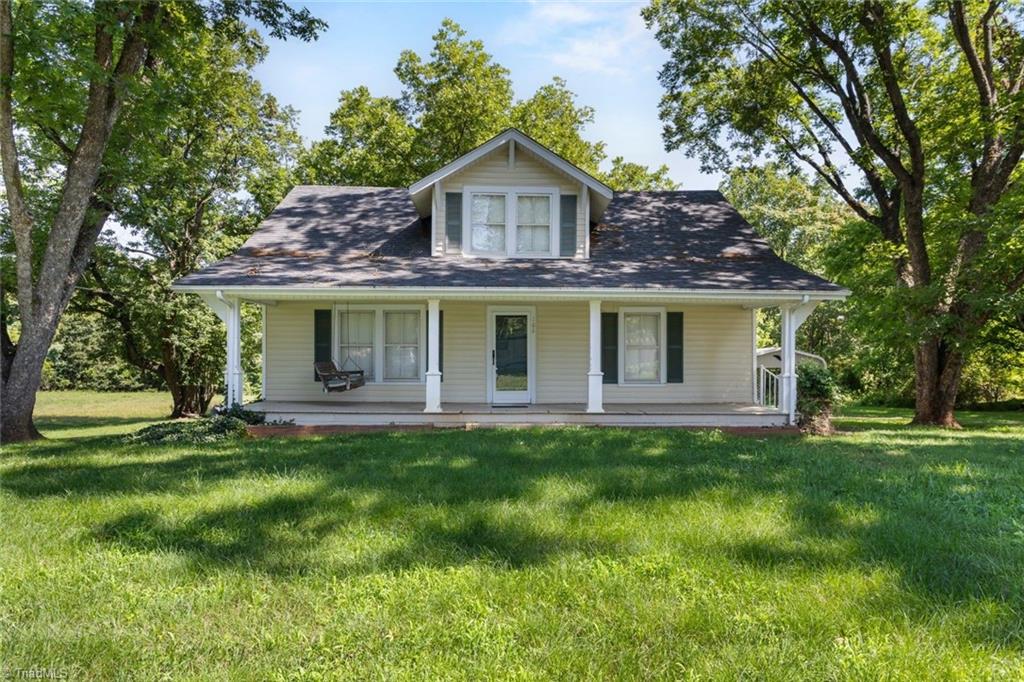 106 Sunset Drive — photo