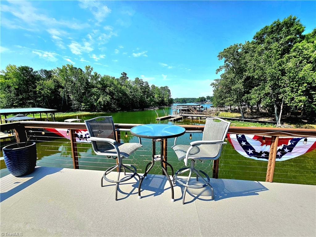 734 Pinehaven Drive — photo