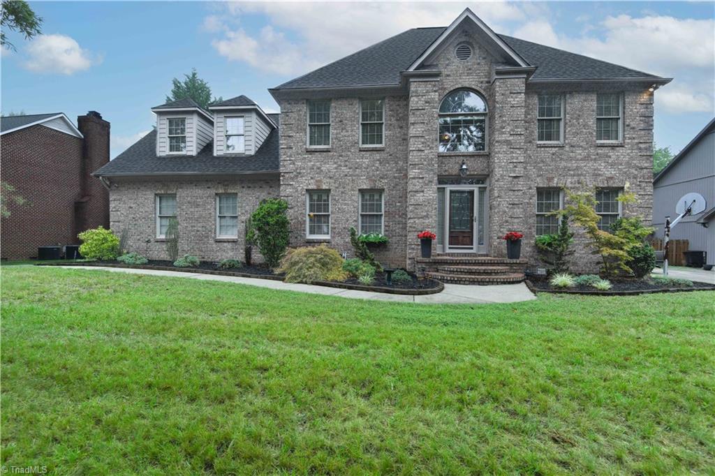 2405 Glen Cove Way — photo
