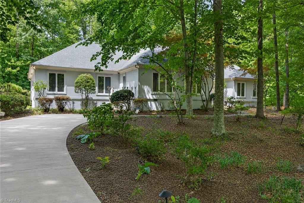 2400 Hunters Crossing Trail — photo