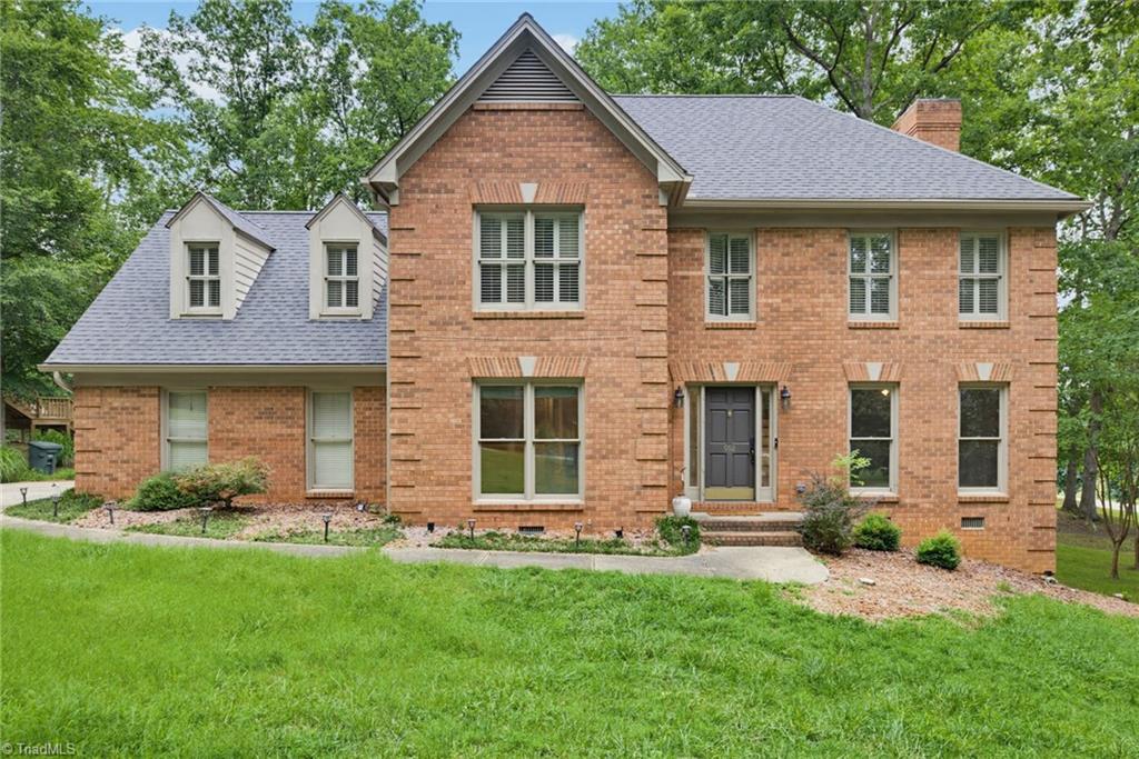 992 Lake Forest Court — photo