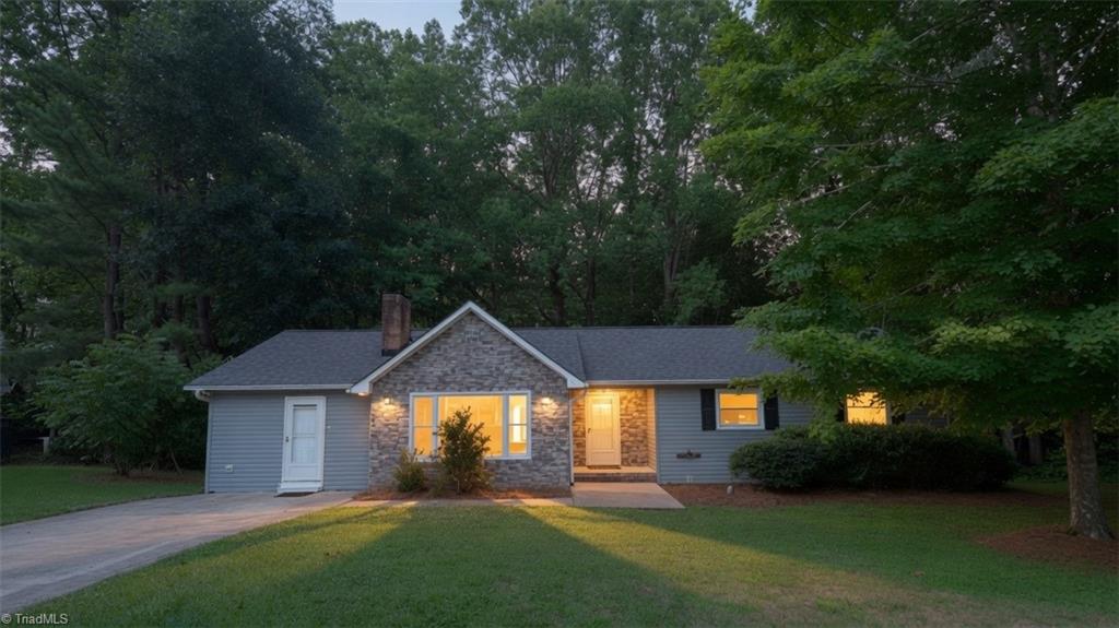 222 Pleasantview Drive — photo