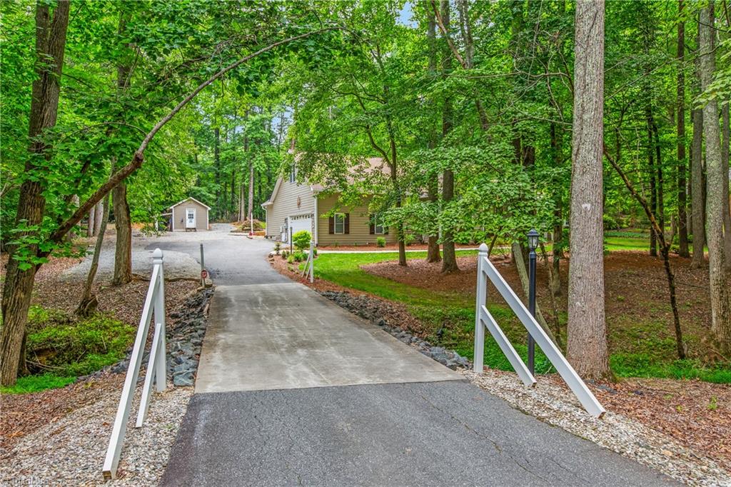 1239 Blackberry Ridge Road — photo