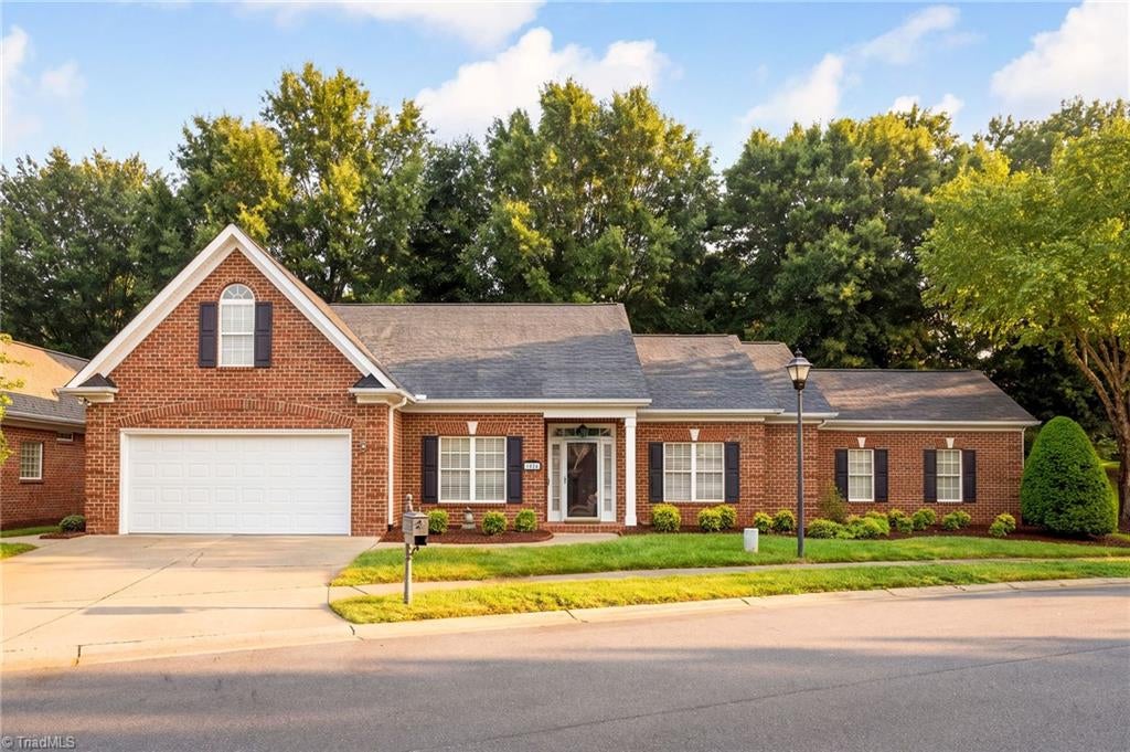 1024 Prestwick Court — photo