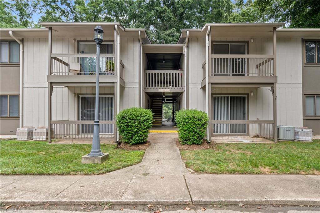 2230 Sunderland Road 42E — photo