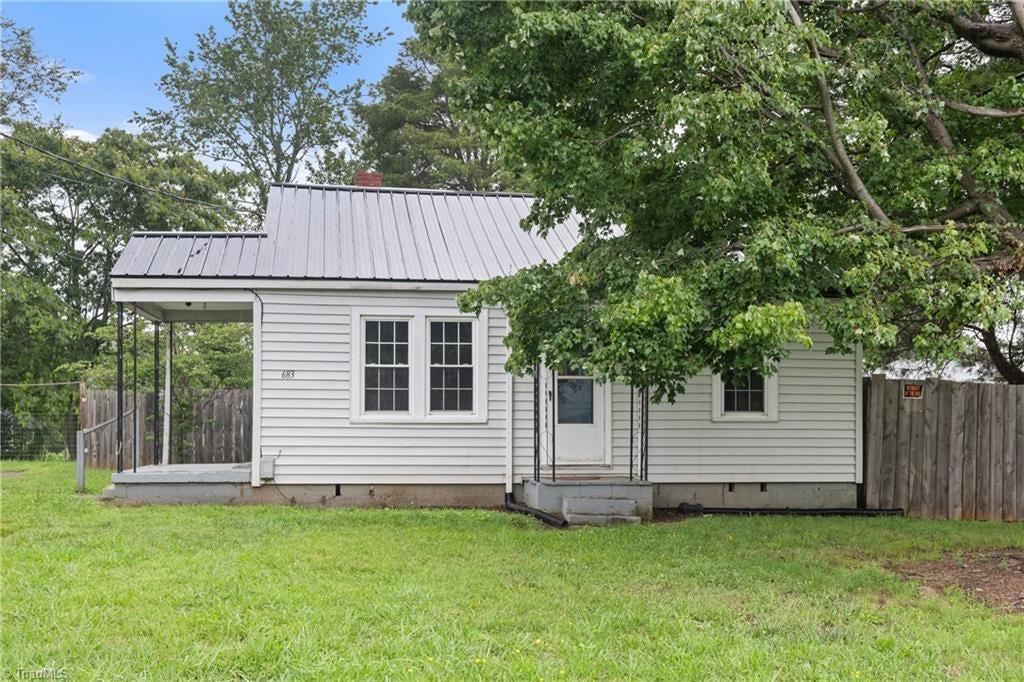 683 Old Hollow Road — photo