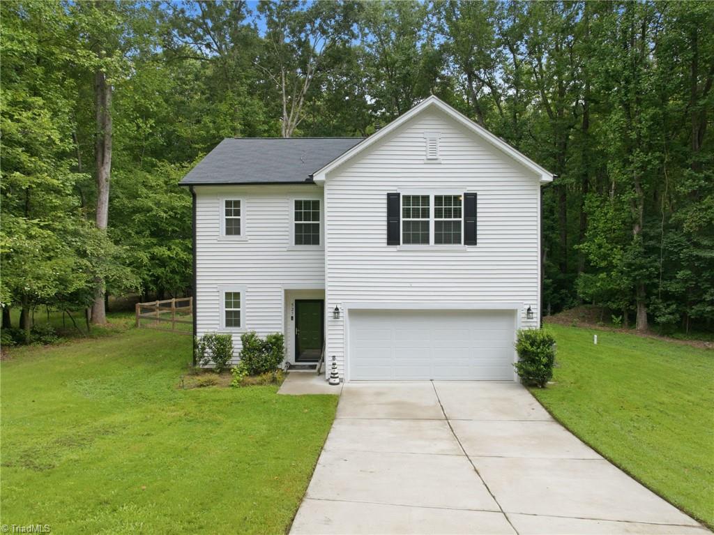 527 Dogwood Drive — photo