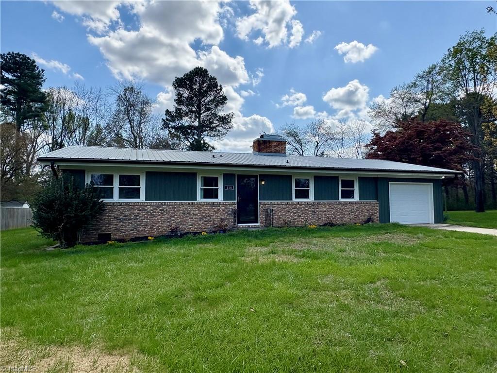 118 Lakeview Circle — photo