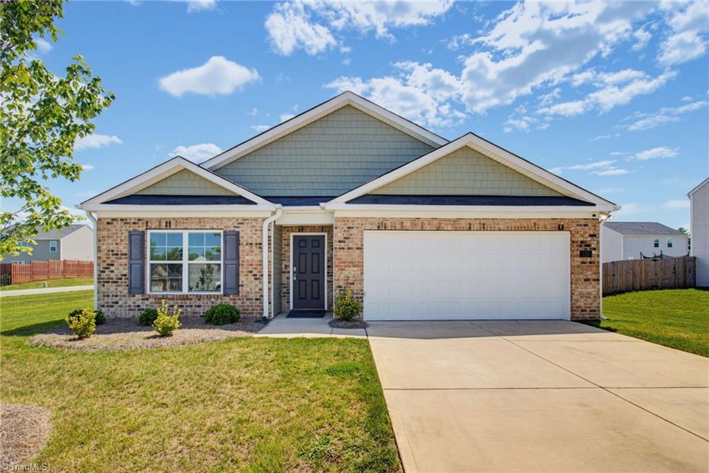 122 Stone River Way — photo