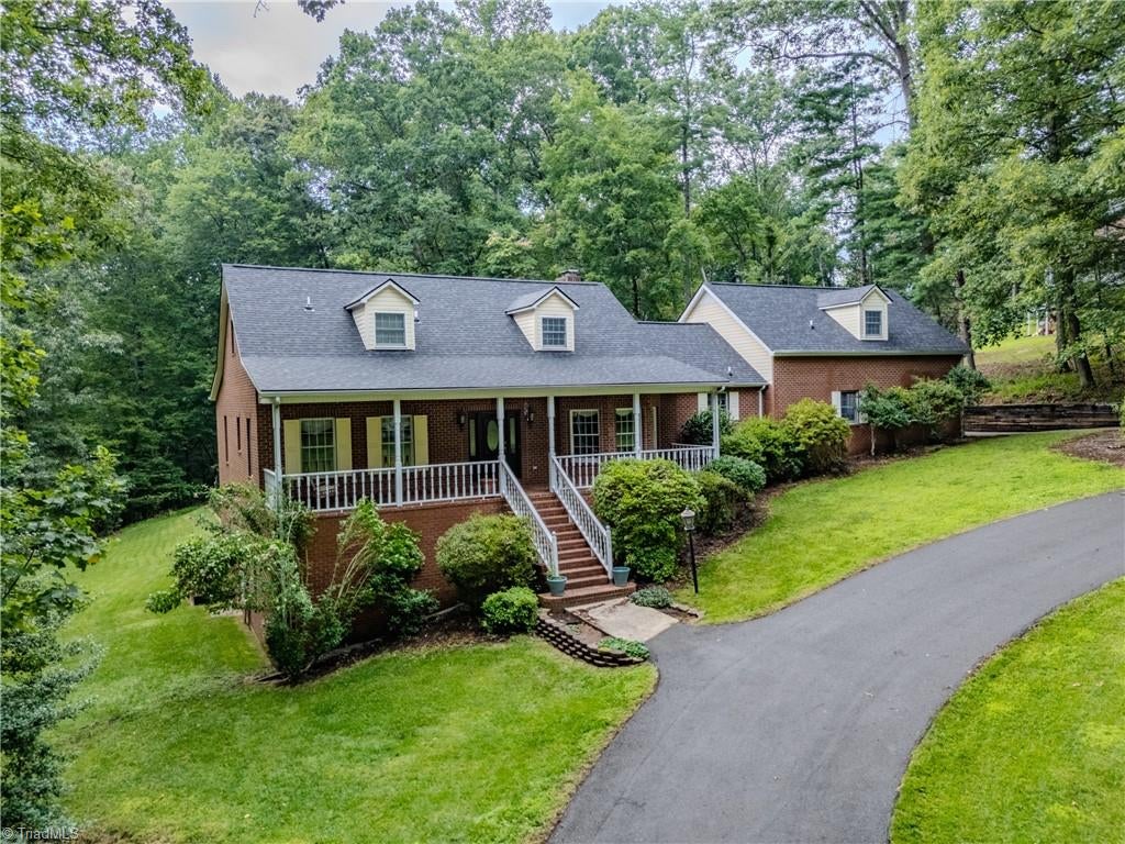 158 Oakmont Place — photo