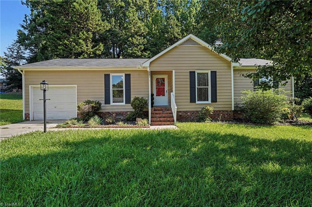 627 Woodland Circle — photo