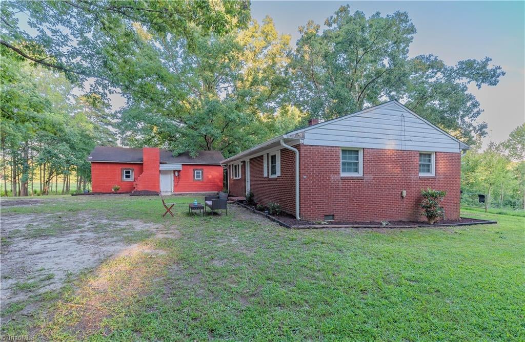 3226 Jidemi Road — photo