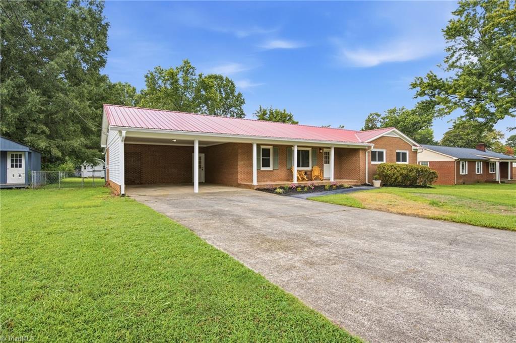211 Maxwell Drive, Lexington, NC 27295 — photo 2