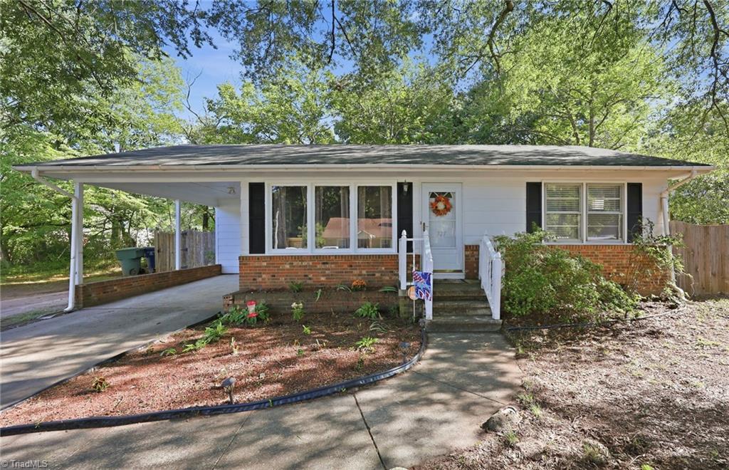 327 Burke Street — photo