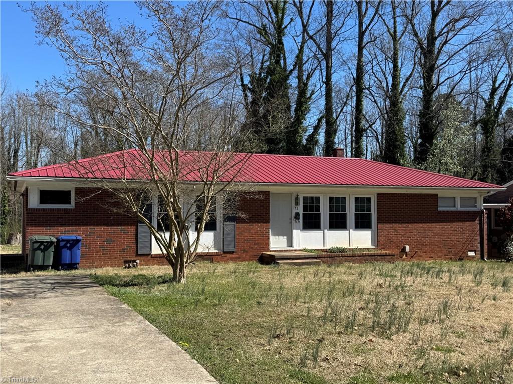 12 Hawthorne Lane — photo