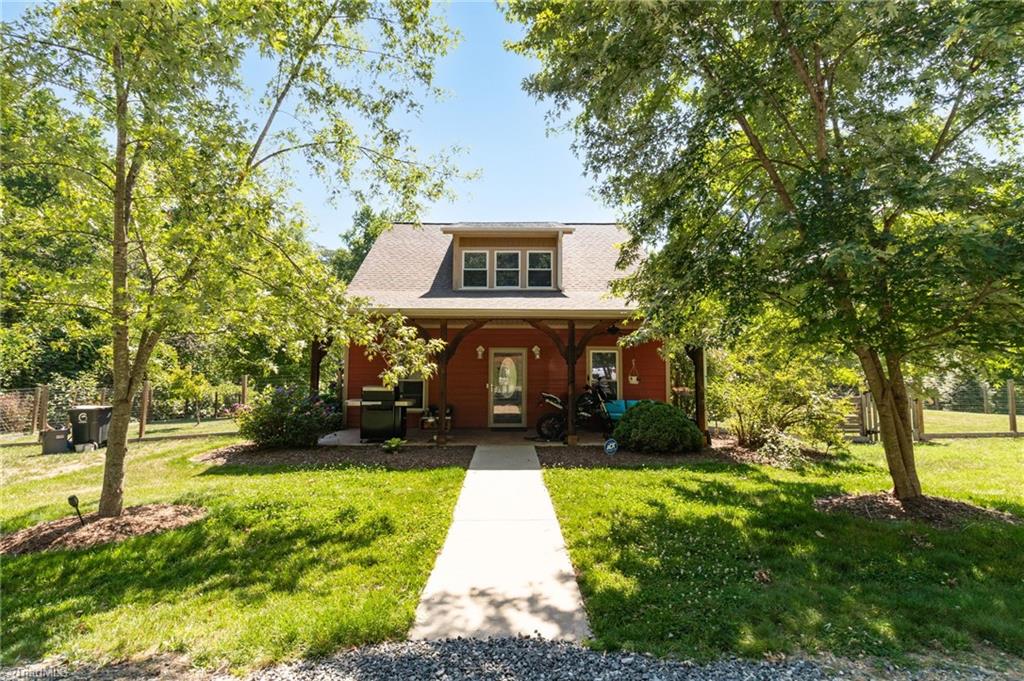 2108 Glenside Drive — photo