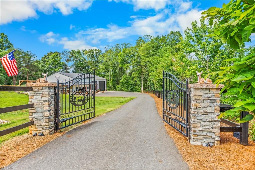 1325 William Fowler Road — photo
