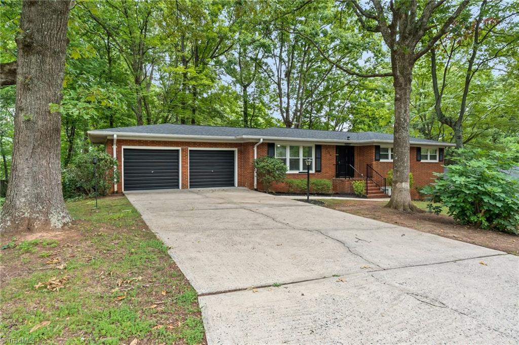 2205 Hathaway Drive — photo