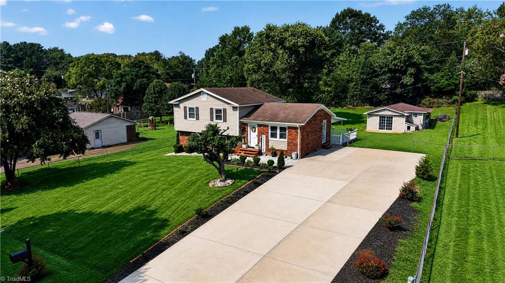 202 Harvest Drive — photo