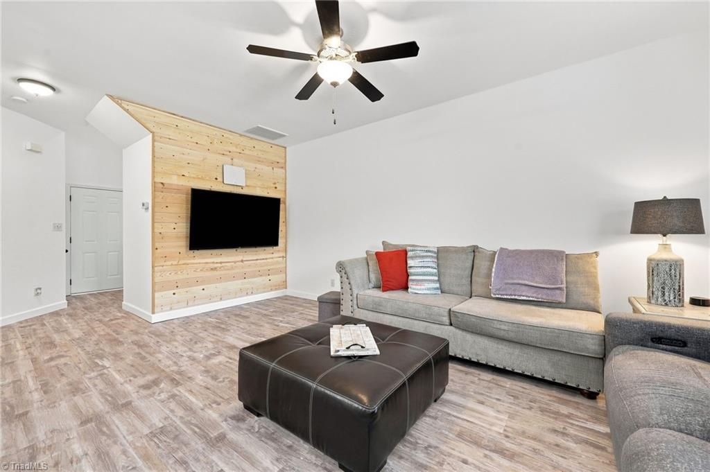307 Skiles Heights J — photo
