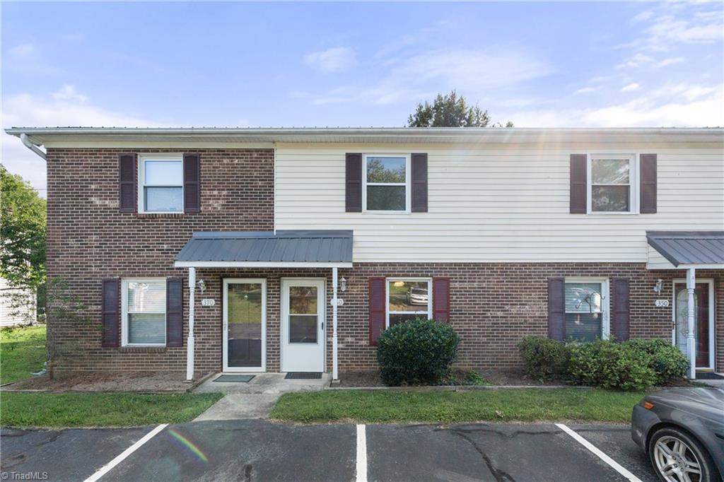 360 Cedarbrook Court — photo