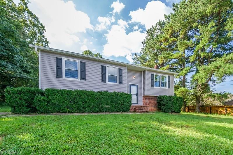 181 White Pines Country Club Road — photo