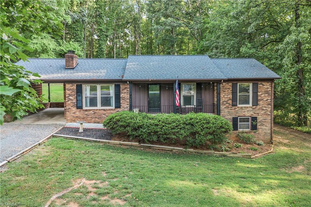 206 Laura Road — photo