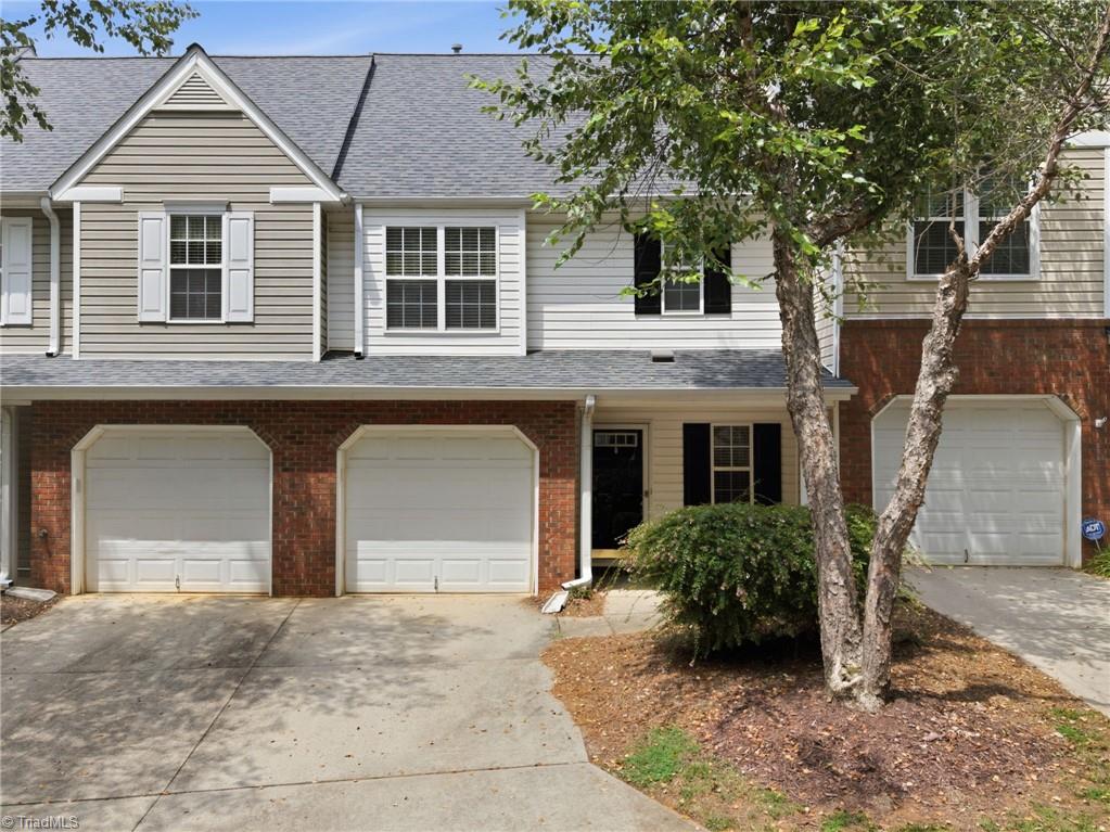 32 Josephine Circle — photo