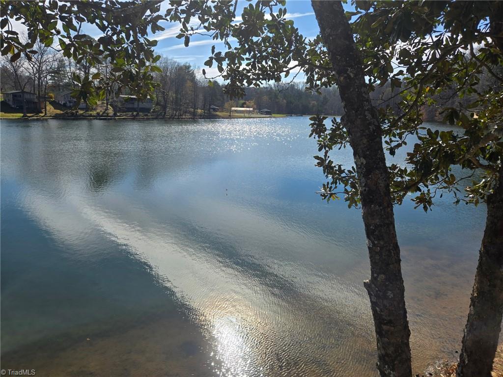 1263 Lakeshore Lane — photo