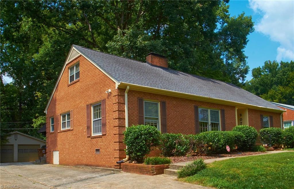 907 Onslow Drive — photo