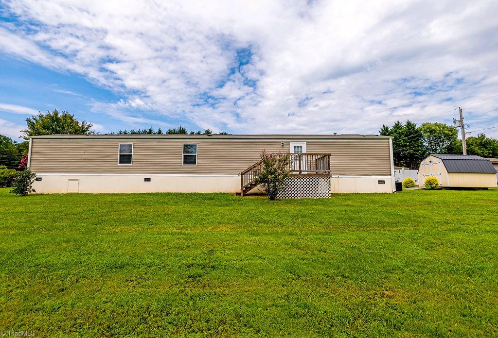 1095 Willow Creek Drive — photo