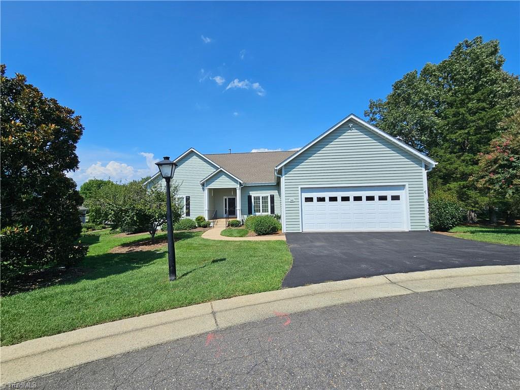 381 Hollybrook Drive — photo