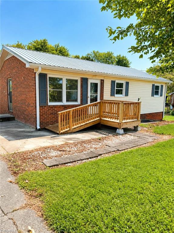 147 Snow Hill Drive — photo