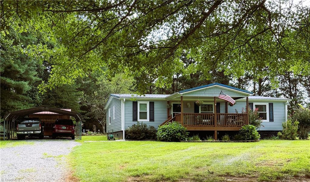 1094 Traphill Union Road — photo