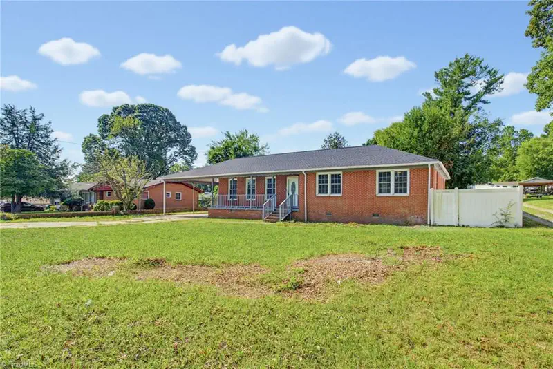 1416 Lynwood Terrace — photo