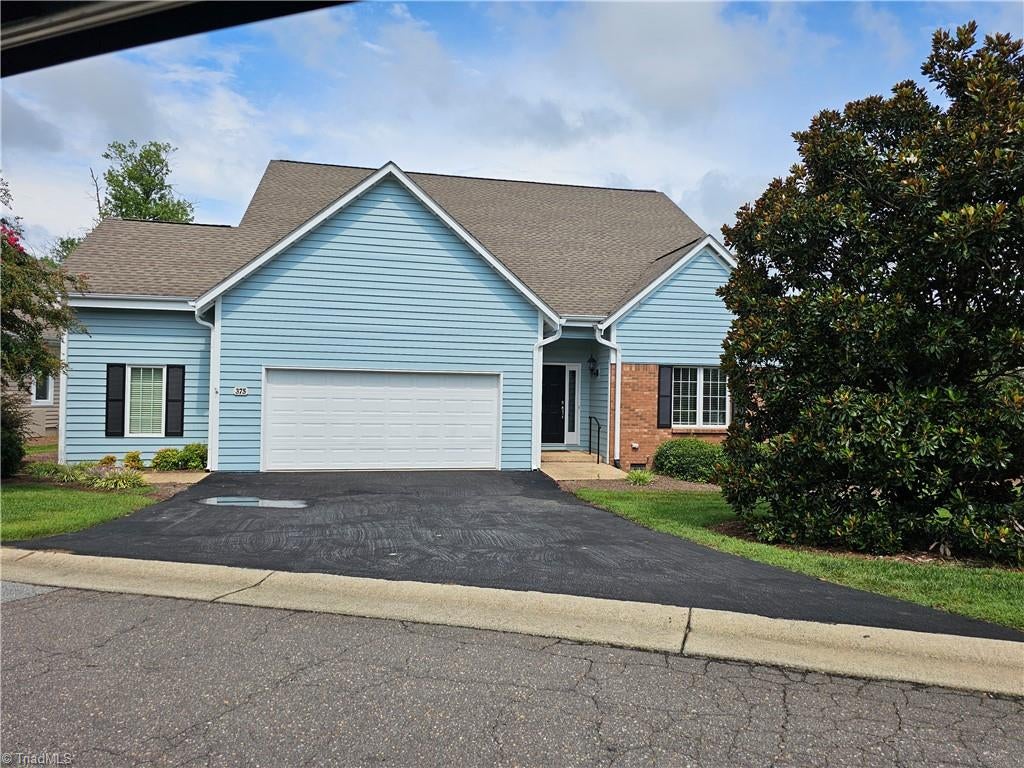 375 Hollybrook Drive — photo