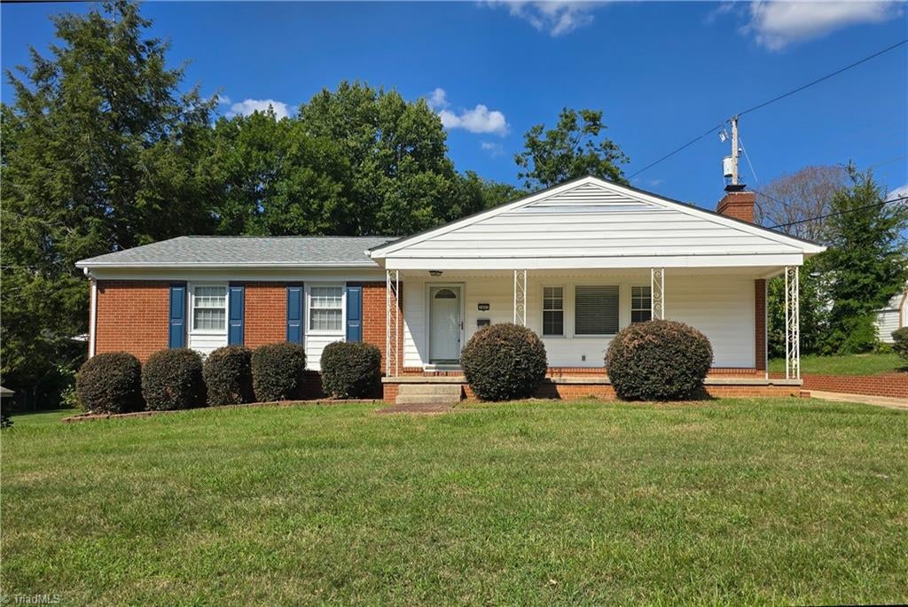 2402 Chatham Drive — photo
